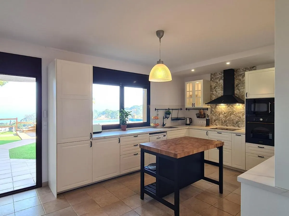 Villa La Cala With Swimming Pool & Sea View, 10 Min Walk From The Sea Blanes