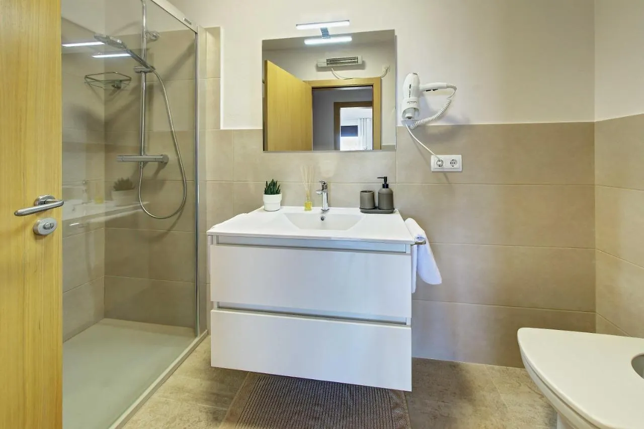 Villa La Cala With Swimming Pool & Sea View, 10 Min Walk From The Sea Blanes